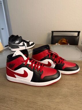 Nike Air Jordan 1 Mid Red Black White Basketball Shoes